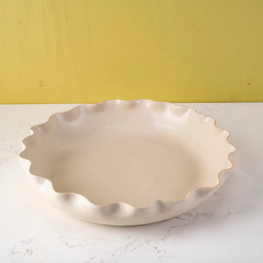 Acacia med fluted edge toasted cream