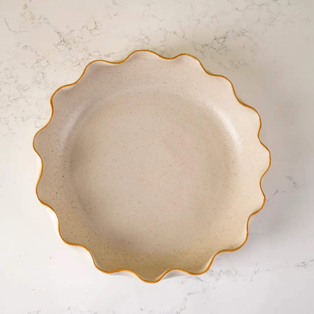 Acacia sml fluted edge toasted cream with caramel
